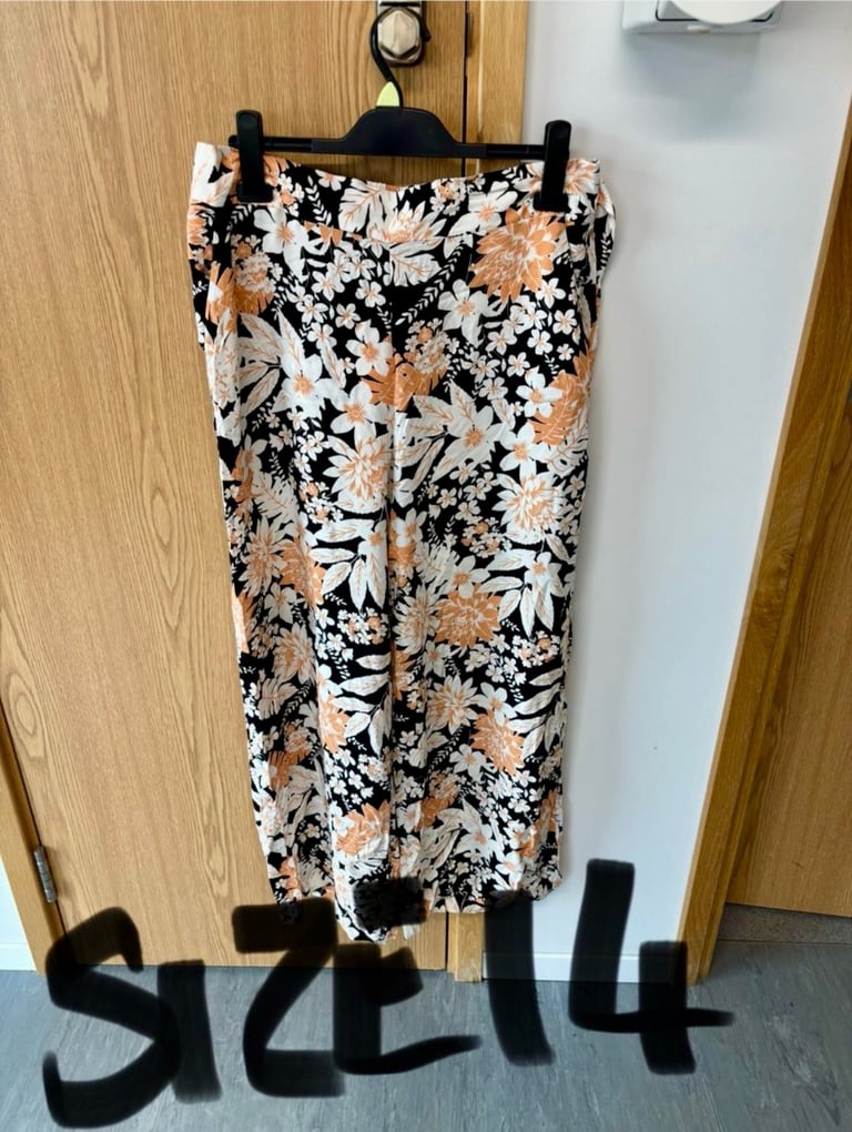 Women’s Clothing Size 14