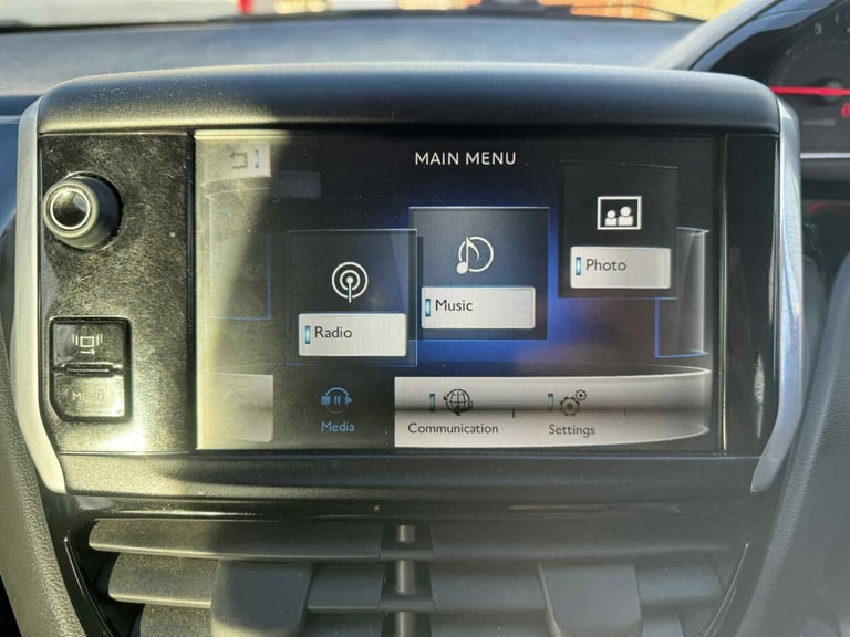 2013 Peugeot 208 1.2 VTi Active 5dr HATCHBACK Petrol Manual