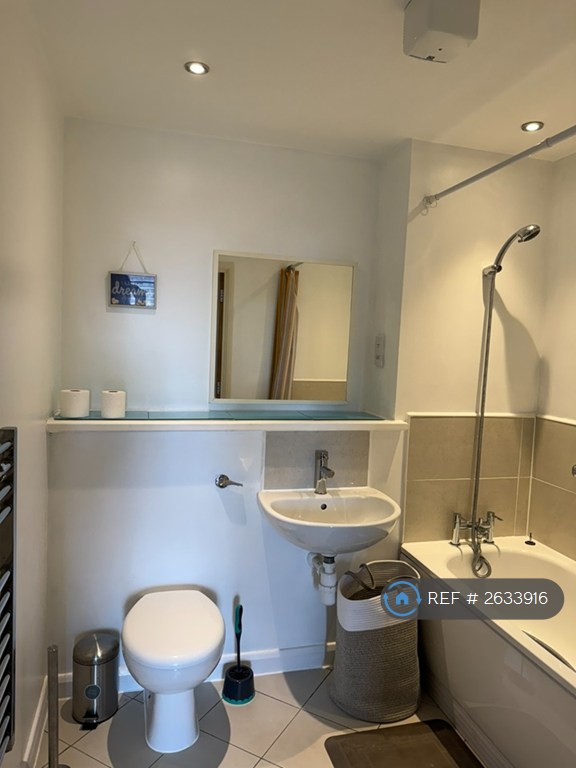 2 bedroom flat in Skyline, Birmingham, B1 (2 bed) (#2633916)