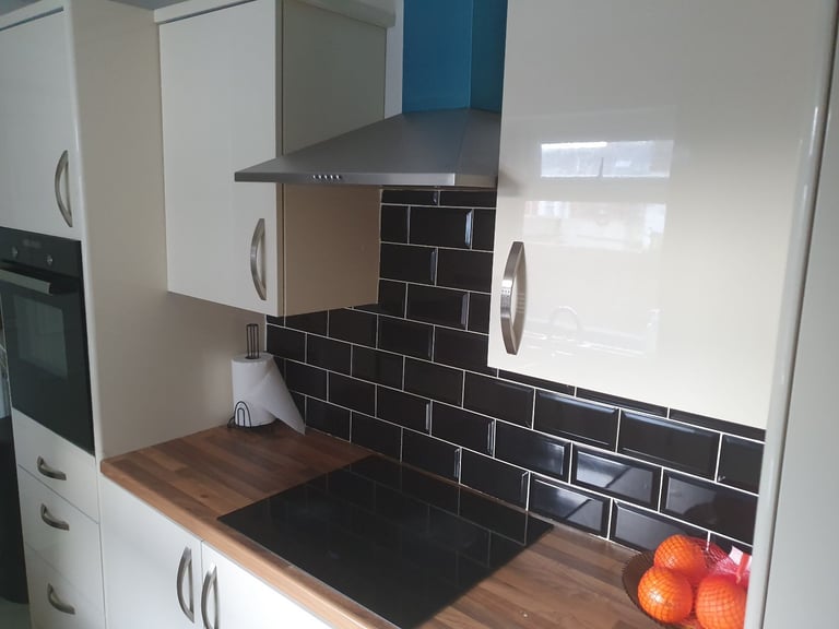 Full Ensuite Bedroom- Newcastle City Center-650PCM-All Bills Inc-No agents