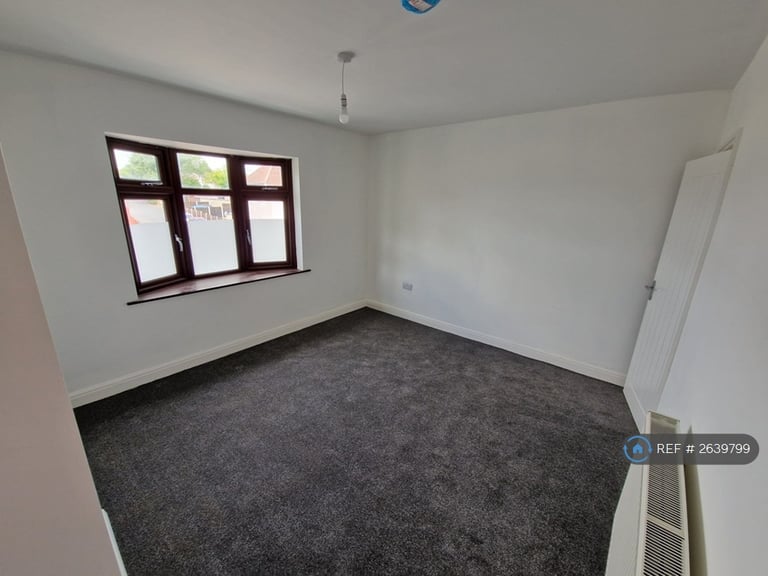 2 bedroom flat in Smisby Road, Ashby-De-La-Zouch, LE65 (2 bed) (#2639799)