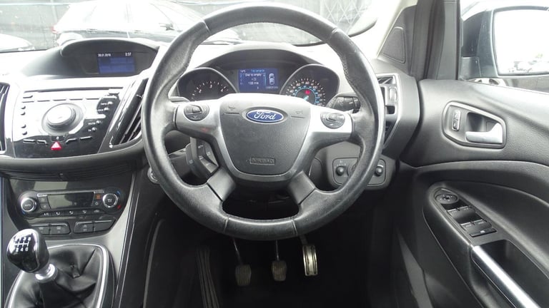 FORD KUGA 2.0 TDCi Titanium Black Manual Diesel 2015