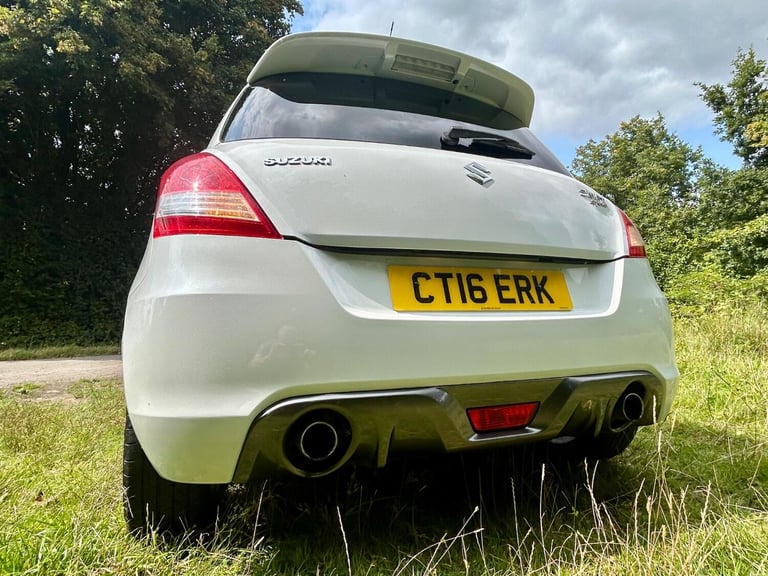 SUZUKI SWIFT 1.6*SPORT*1Owner-7Suzuki Svs-Xenons-Nav**OUTSTANDING CHERISHED