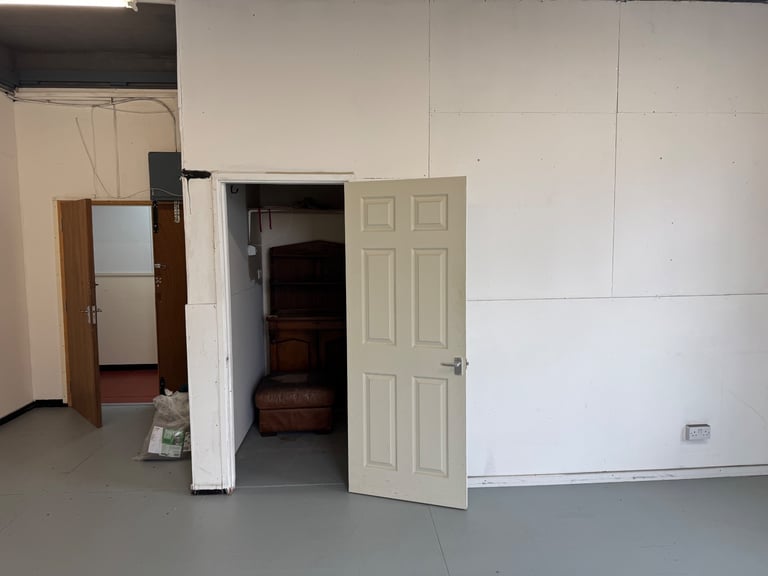 Two commercial units in Zone two