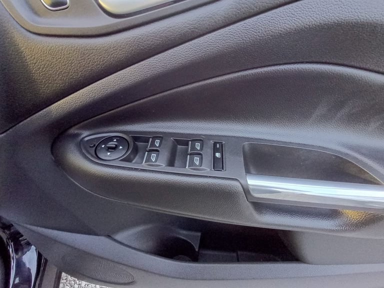 2017 Ford Kuga 2.0 TDCi Titanium SUV 5dr Diesel Powershift AWD Euro 6 (s/s) (180 ps) HATCHBACK Di...