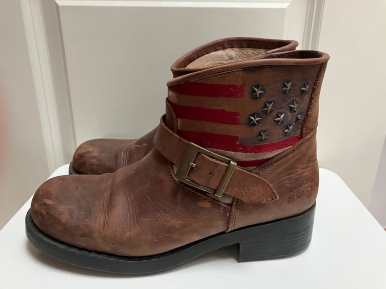 Brown Leather Ladies Boots size 6
