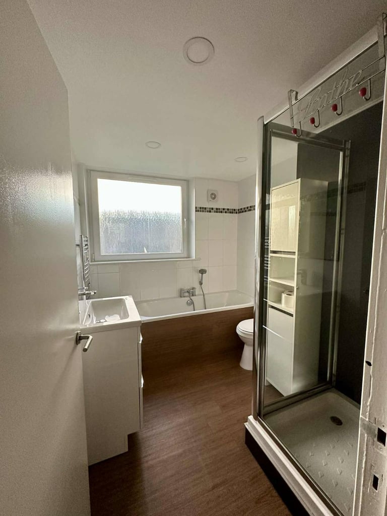 Partly Furnished 3-Bed Flat – Great Location