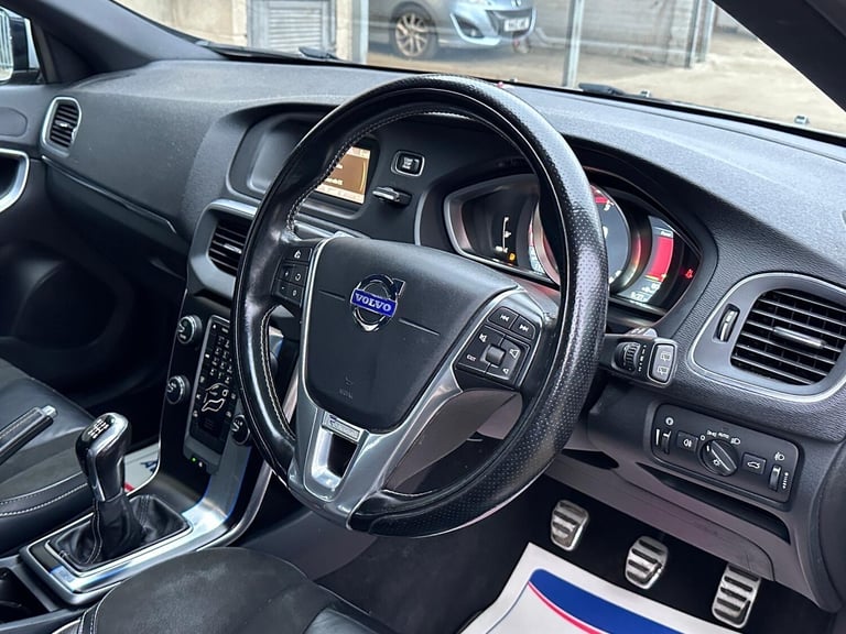 2015 Volvo V40 1.6 D2 R-Design Euro 5 (s/s) 5dr HATCHBACK Diesel Manual