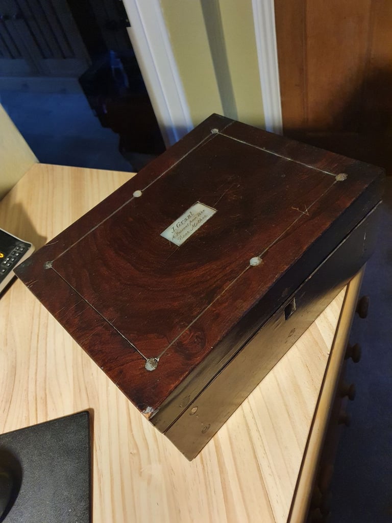 Rosewood wood & mother of pearl vintage Victorian antique box