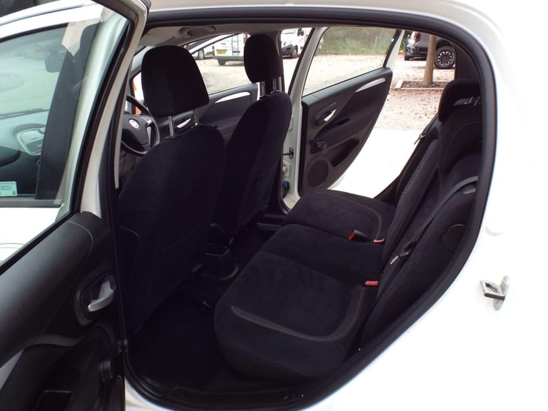 2014 Fiat Punto 1.2 Easy Euro 6 5dr HATCHBACK Petrol Manual