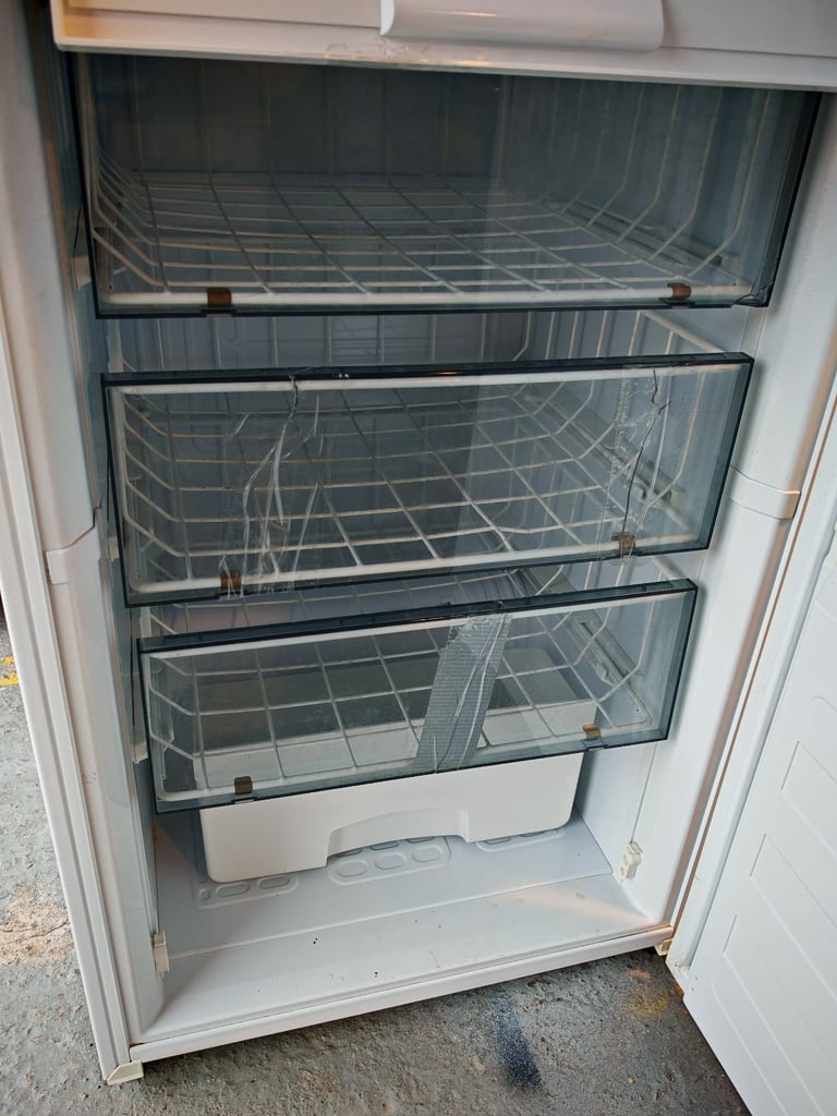 Hotpoint Iced Diamond freezer 