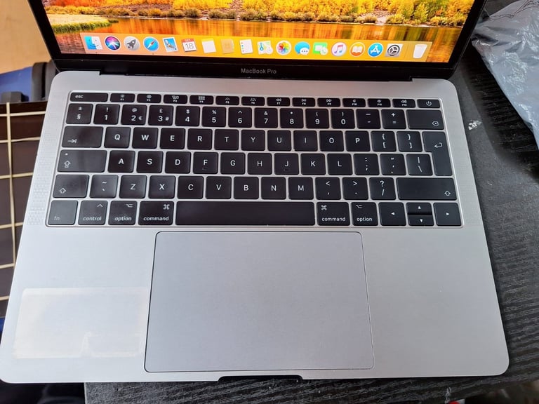 MacBook Pro (13Inch, 2017,I5 Intel core Processor, Two thunderbolts , 3 Ports) Read Desc