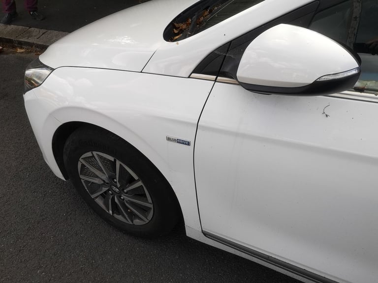 BARGAIN HALF-PRICE Hyundai IONIQ EV 2020 - 33k,MOT+TAX,PCO TFL badges,repairs: bumper,light,Rad