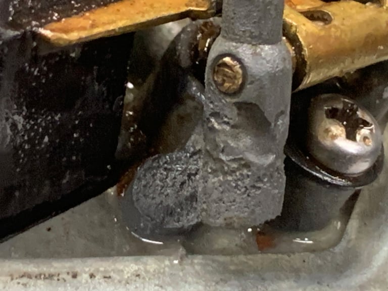 2 Sets of Keihin Carburettors 627B