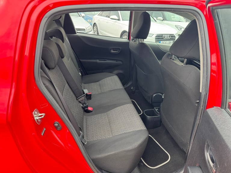 2014 Toyota Yaris 1.33 VVT-i Icon+ 5dr HATCHBACK Petrol Manual
