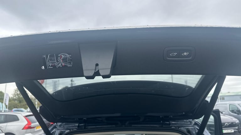 2025 Volvo XC90 2.0 B5 MHEV Ultra Bright Auto 4WD Euro 6 (s/s) 5dr ESTATE Petrol/Electric Hybrid ...