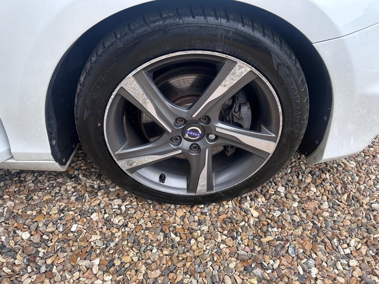 2015 Volvo V40 1.6 D2 R-Design Lux Powershift Euro 5 (s/s) 5dr HATCHBACK Diesel Automatic