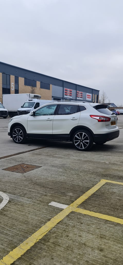 Nissan Qashqai Tekna (2014) 1.6 dCi Tekna SUV 5dr Diesel 109k Warranted Miles