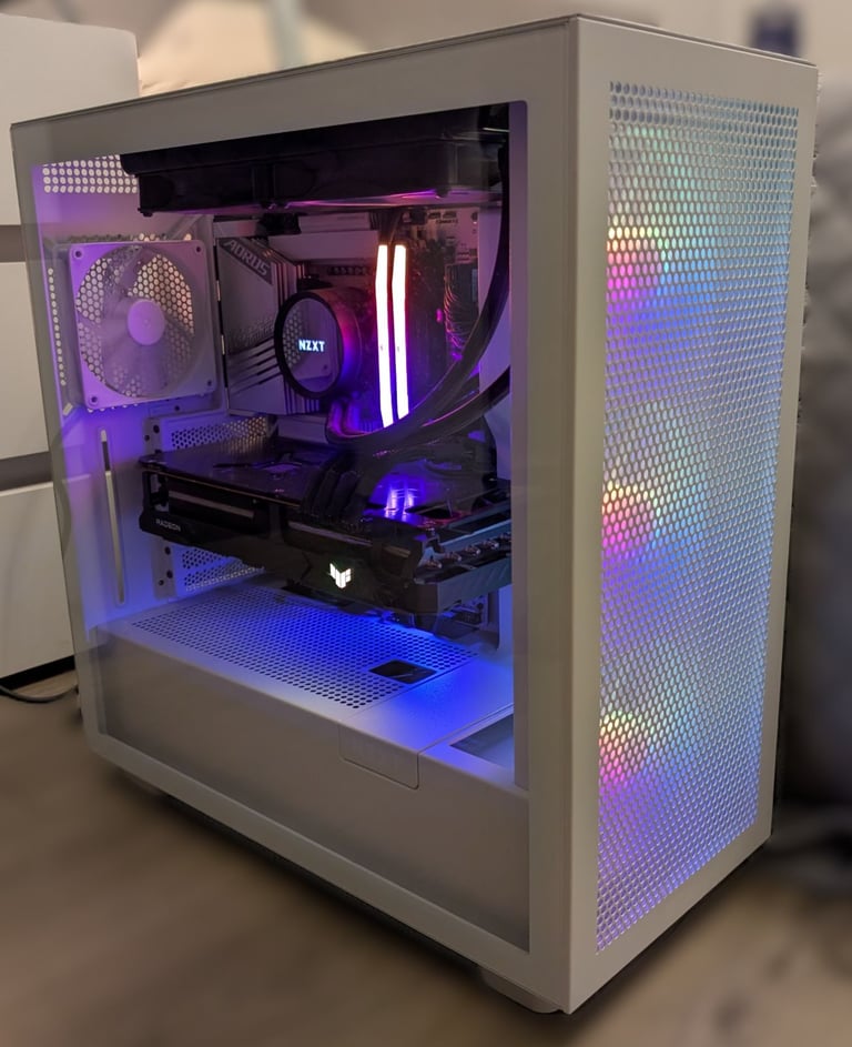 Desktop Gaming PC Intel i7-13700k/32Gb RAM/2Tb SSD/RX6800XT