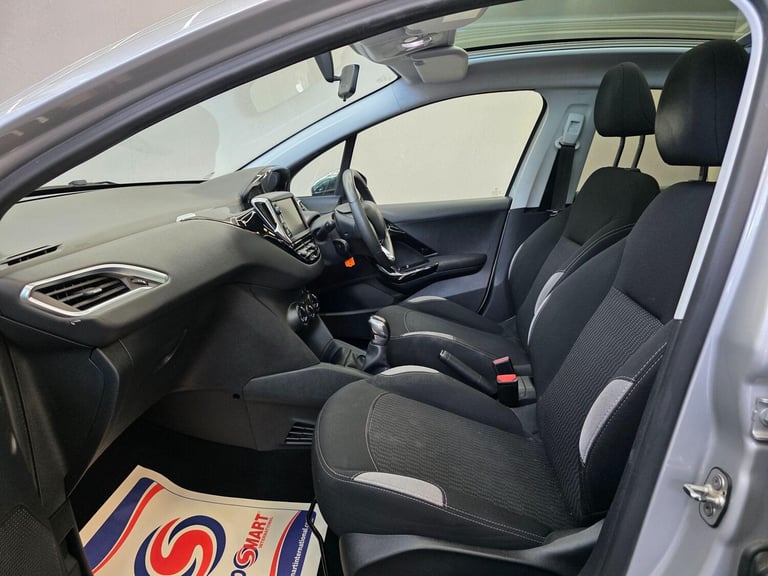 2015 Peugeot 208 1.4 HDi Style Euro 5 5dr HATCHBACK Diesel Manual