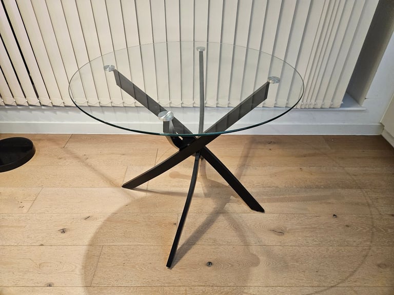 image for Blonnie Glass Round Dining Table 90cm, RRP 95£