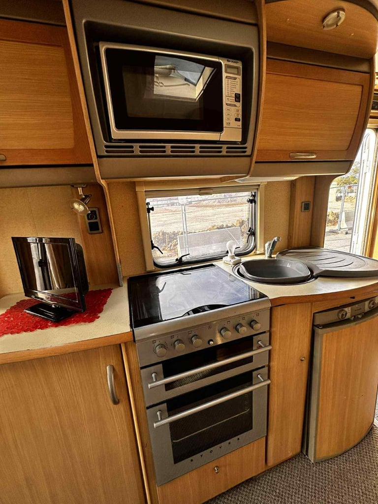 Bessiecarr e425 2008 motorhome