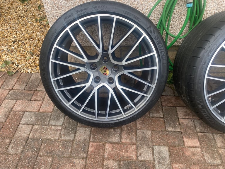 21” genuine Porsche alloy wheels with tyres.