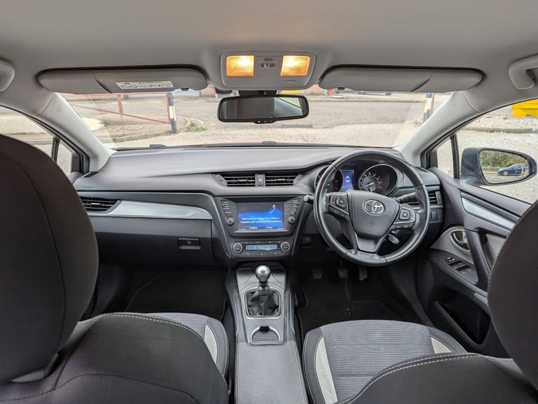 2017 Toyota Avensis 1.6 D-4D Business Edition Saloon