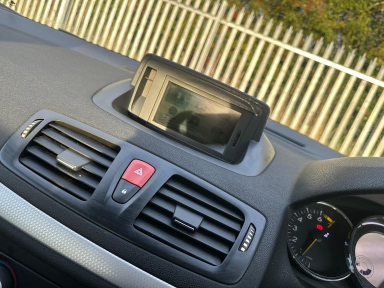 RENAULT MEGANE 1.6 16V Dynamique TomTom 2011