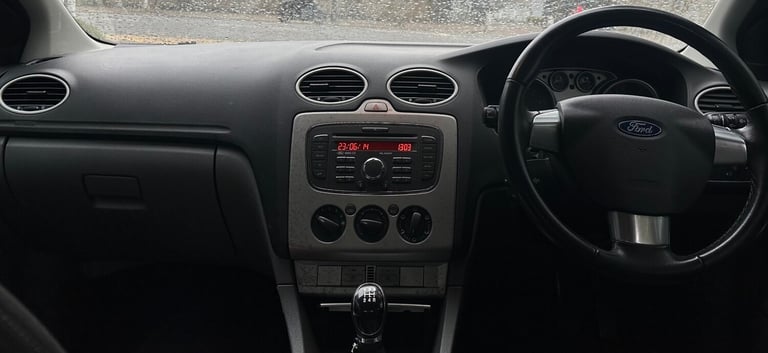 2010 Ford Focus 1.6 Zetec 5dr HATCHBACK Petrol Manual