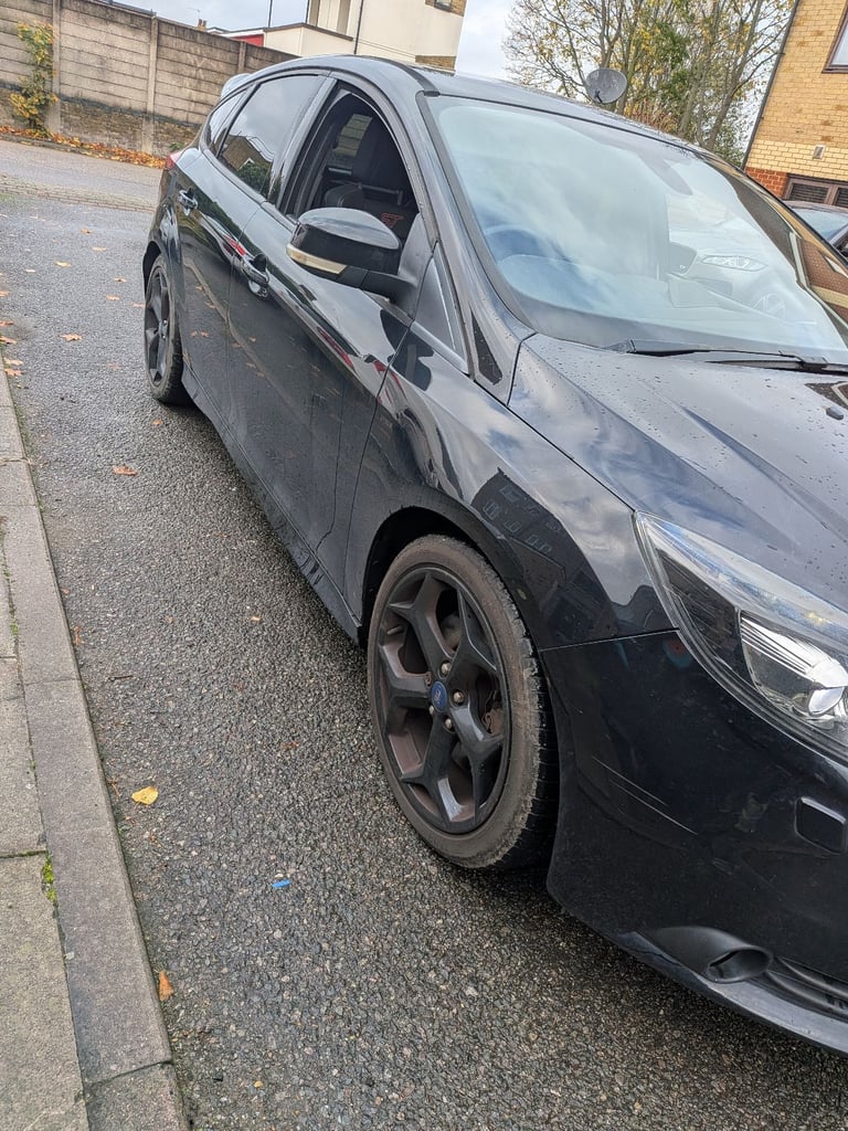 Ford focus st breaking 