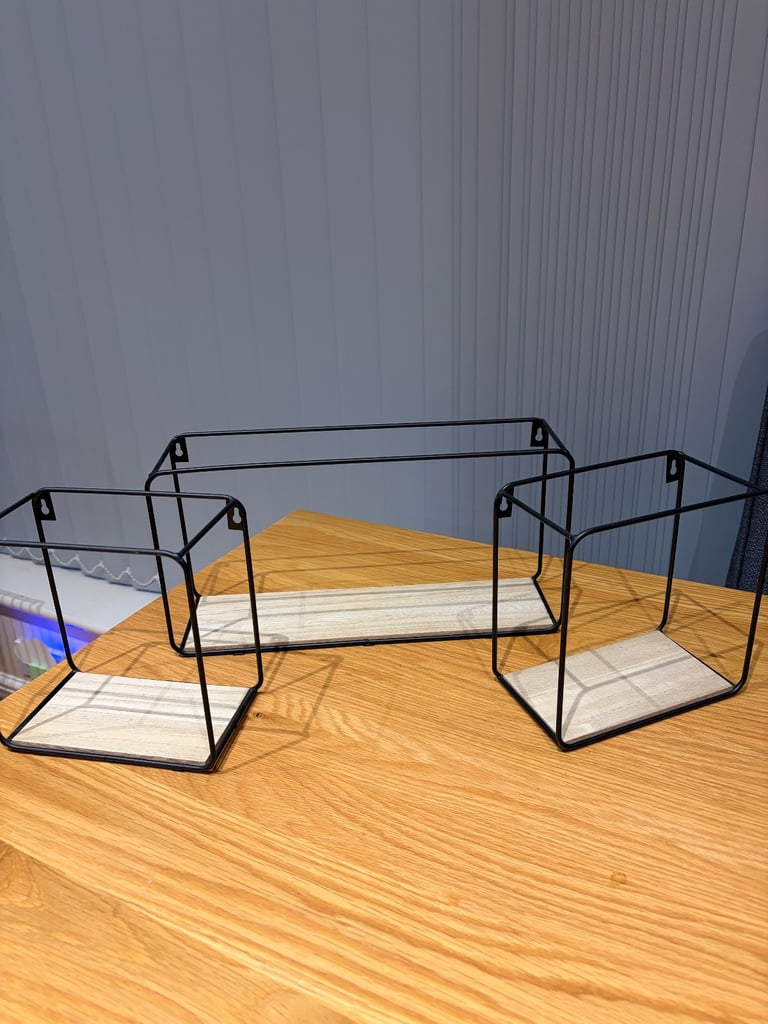 Hanging Shelves 