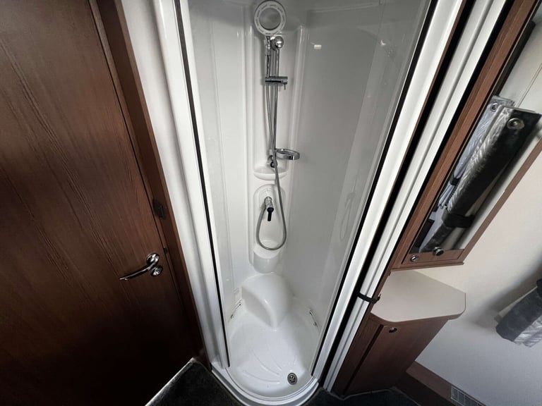 2017 Elddis Affinity 550 Elddis Affinity 550 Caravan with Kampa Awning Unlisted Petrol Automatic