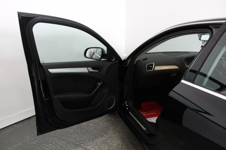 AUDI A4 2.0 TDI SE Technik quattro Euro 5 (s/s) 4dr 2013
