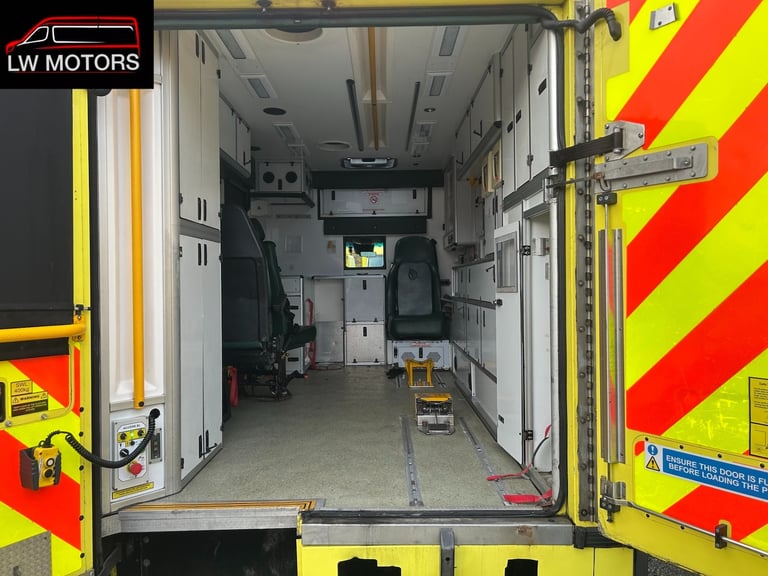 MERCEDES BENZ SPRINTER 519 CDI DIRECT EX AMBULANCE SERIVICS 2017 17 REG EURO 6