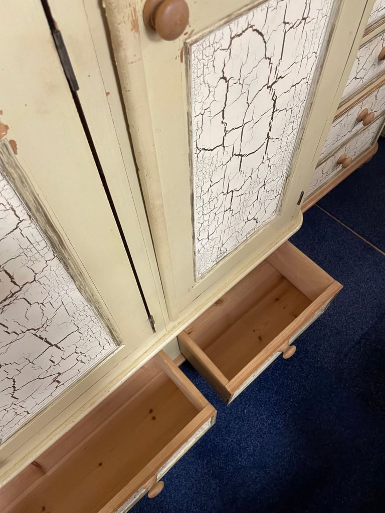 Large Pine Triple Wardrobe (painted) TCL Reuse 99919