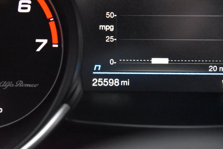 2022 Alfa Romeo Giulia 2.0 TB Sprint 4dr Auto SALOON PETROL Automatic