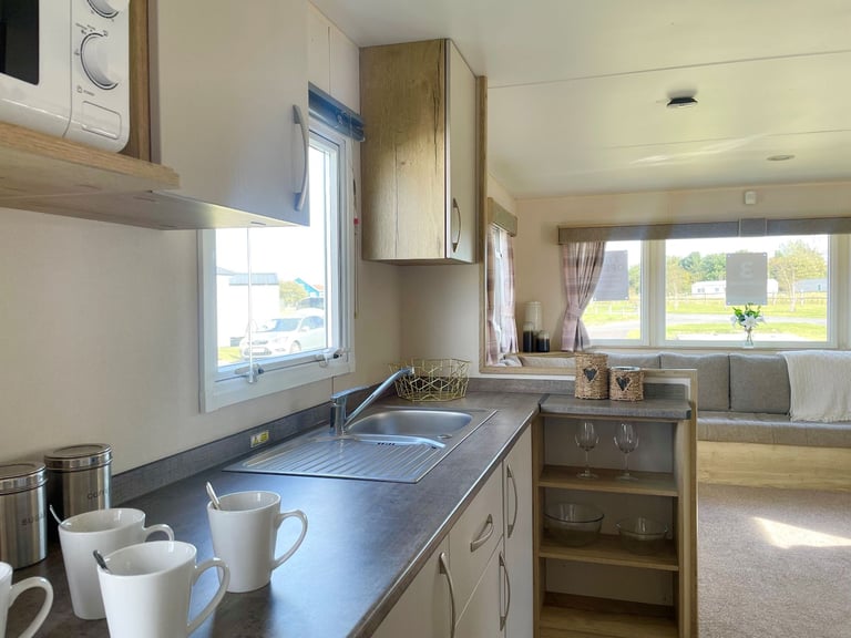 CHEAP STATIC CARAVAN FOR SALE AT BROADLAND SANDS HOLIDAY PARK - 11.5 MONTH OWNER SEASON