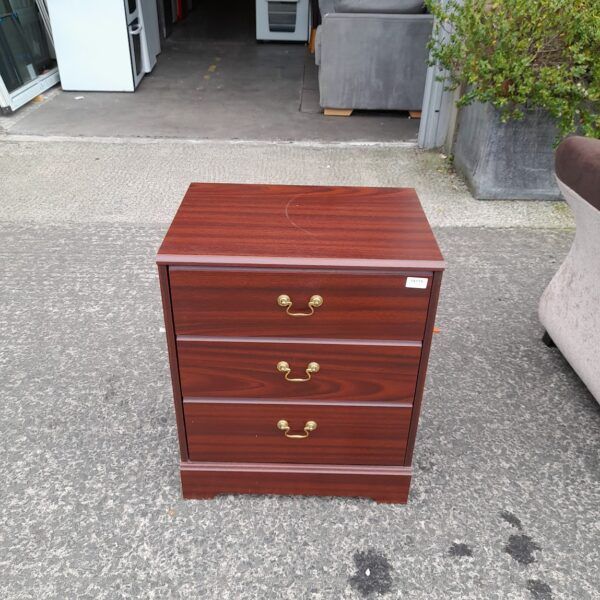 Mahogany 3 drawer bedside 53cm x 39cm x 64cm, Ref:19175 £20.00