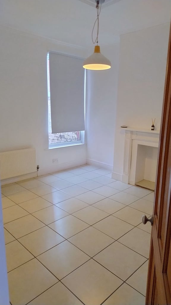 3 Bedroom unfurnished terraced property in Aigburth Vale, Liverpool, to rent