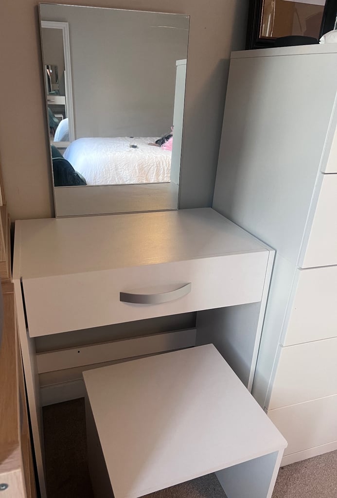 image for 1 Drawer Dressing Table Modern Makeup Desk Mirror Stool Vanity Set Bedroom