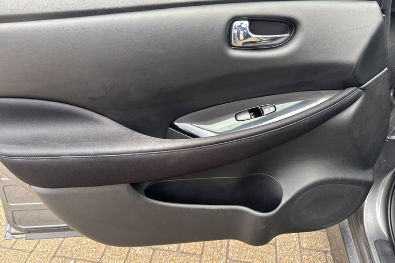 2022 Nissan Leaf 110kW N-Connecta 39kWh 5dr Auto Hatchback Electric Automatic