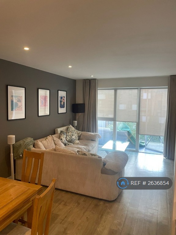 2 bedroom flat in Station Approach, London, SE26 (2 bed) (#2636854)
