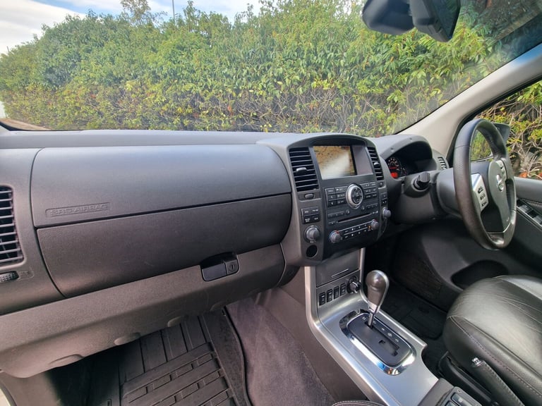 2012 Nissan Navara Double Cab Pick Up Outlaw 3.0dCi V6 231 4WD Auto PICK UP Diesel Automatic