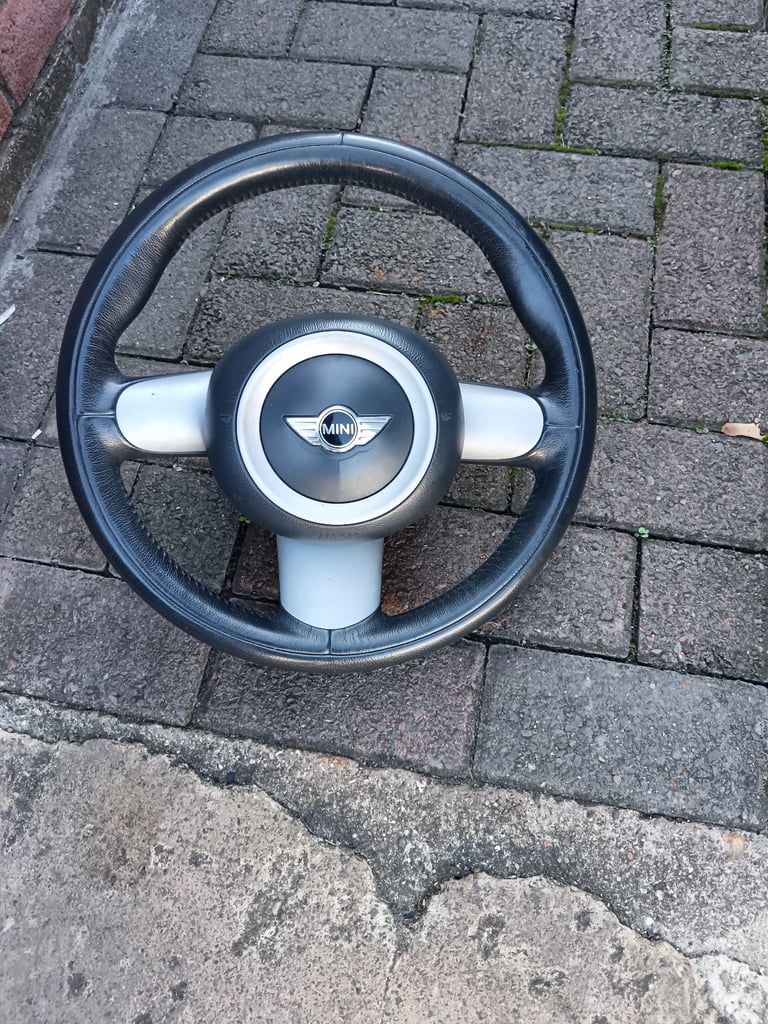 mini R50 3 spoke steering wheel, good condition 