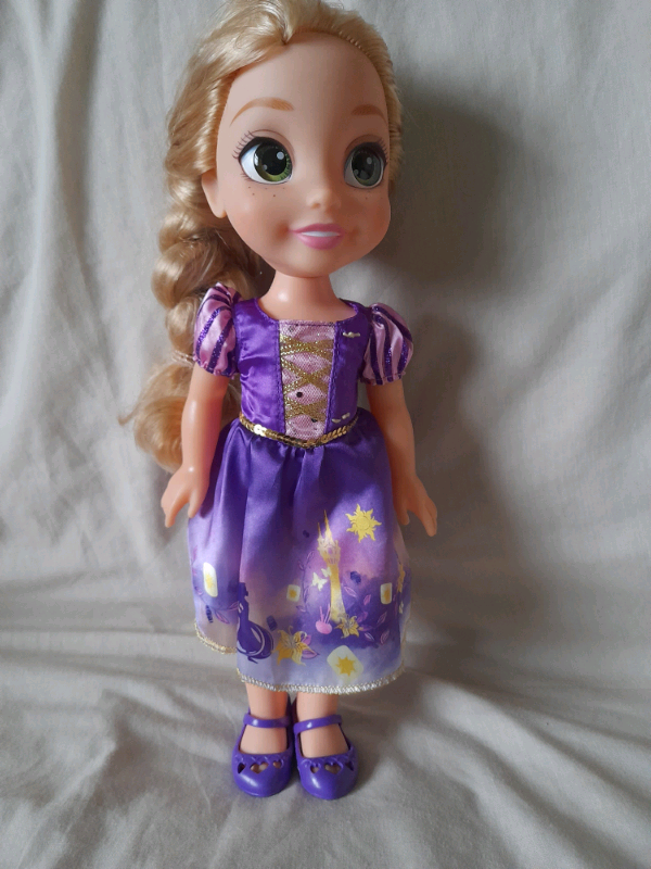 Girl's dolls good condition 