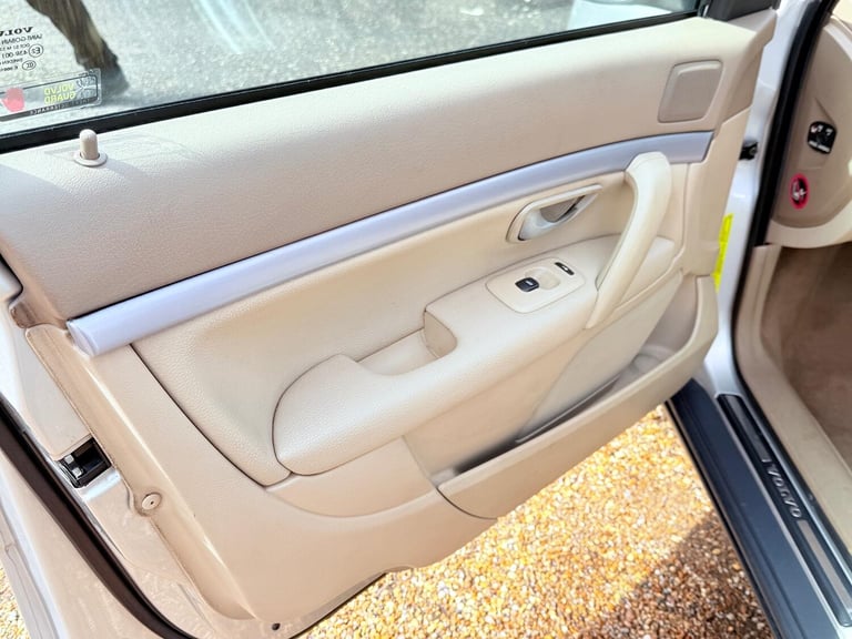 VOLVO S80 2.4 D5 SE Lux 2005