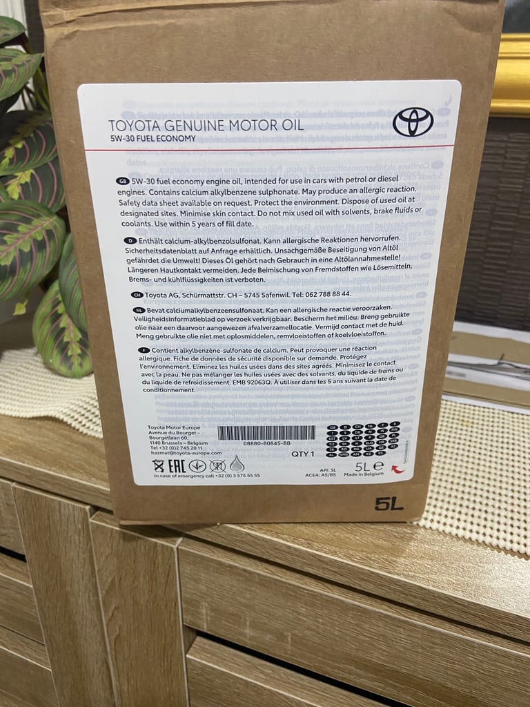 Toyota engine oil