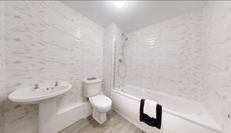 2 bed river flat for rent 