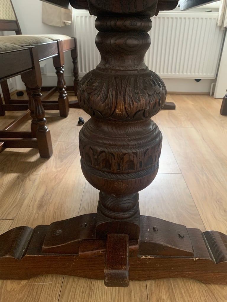 Dinning Table and 6 Chairs 